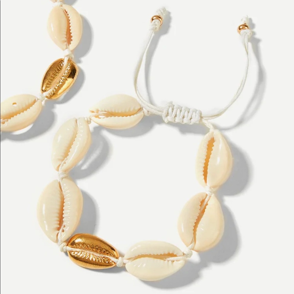 SALE Cowrie Shell Gold Bracelet or Anklet - Picture 4 of 4